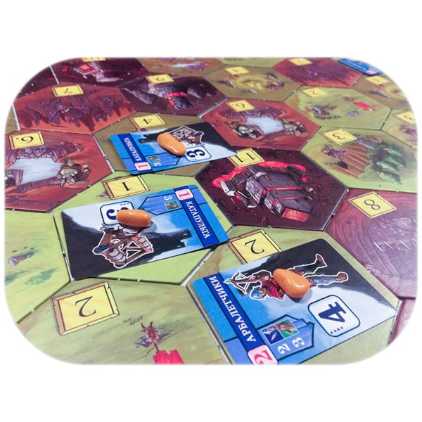 Настольная игра "Герои тёмных земель" 12+