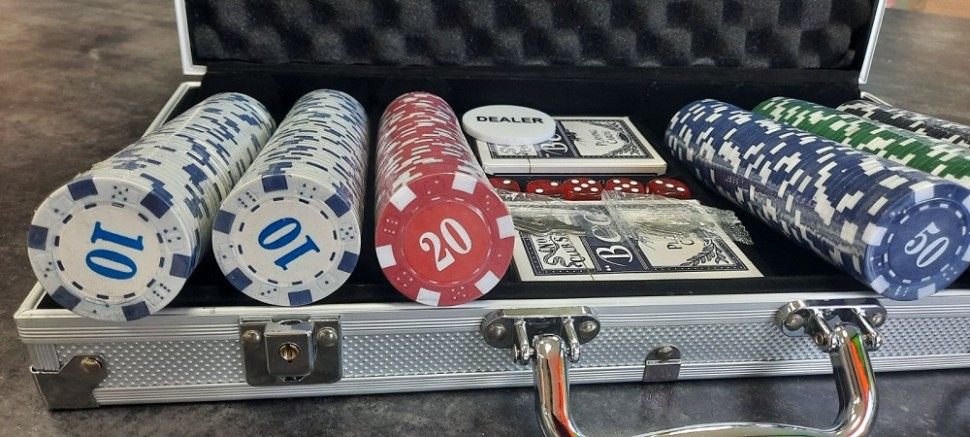 Набор Покер кейс (300 фишек с номиналом 11,5 г)